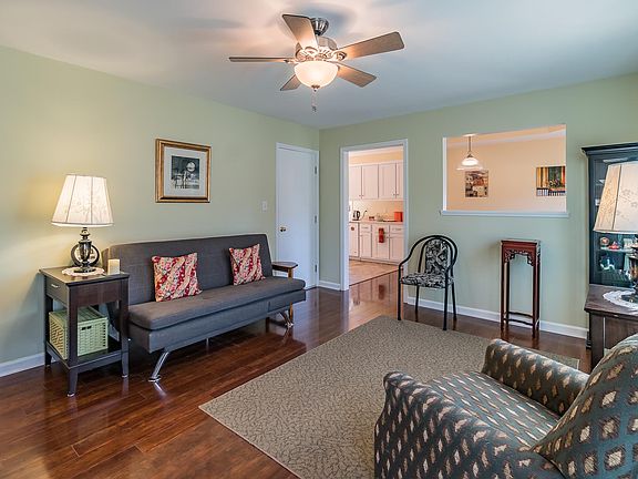 4th image of 423 Sarah Dr