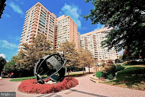 5500 Friendship Blvd Photo 1