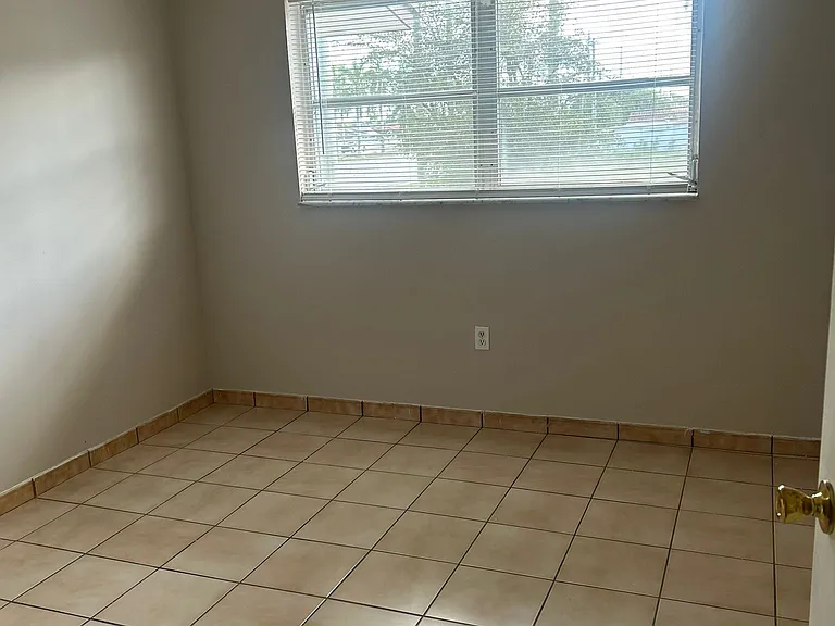 9520 SW 8th St #210 — Photo 8