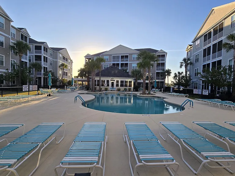 Pool/Clubhouse