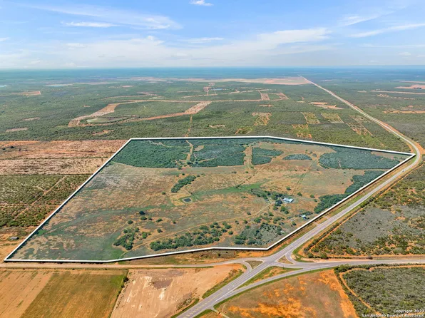 4035 County Road 349, Charlotte, TX 78011