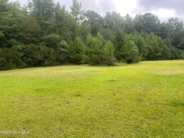 3 Larkins Road, Rocky Point, NC 28457