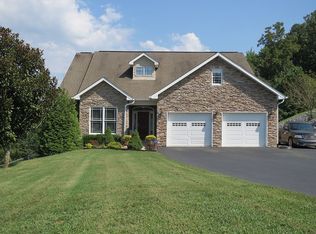 1399 Maple Hills Ln, Loudon, TN 37774