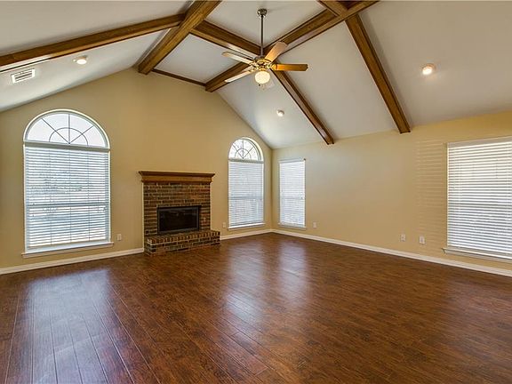 5th image of 4213 Lakehill Dr