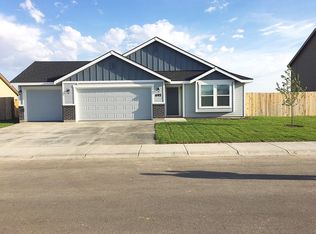 695 SW Huebert St, Mountain Home, ID 83647