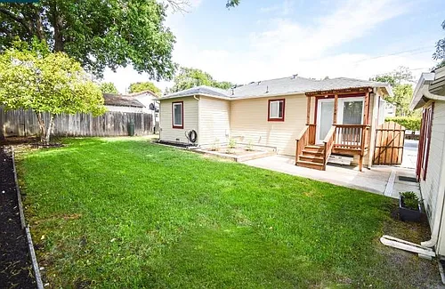 2057 Hoover Ave Photo 1
