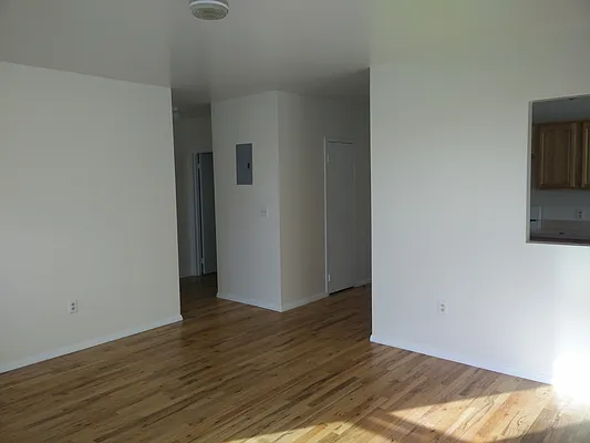 Rented by G2 Realty Group LLC | media 12