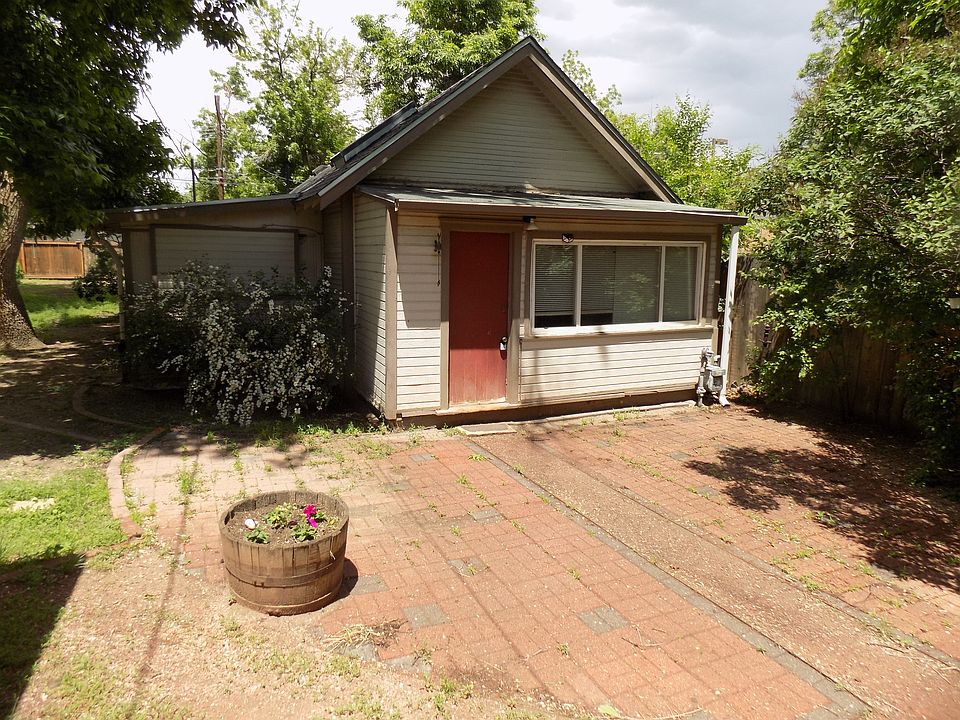 Front patio entrance