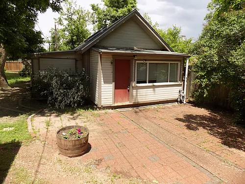 434 E Kiowa St Photo 1