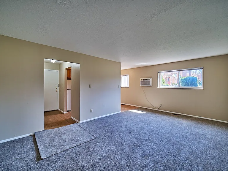 Briardale Commons — Photo 4