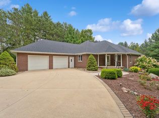 W3053 Mathison Rd, Freedom, WI 54913