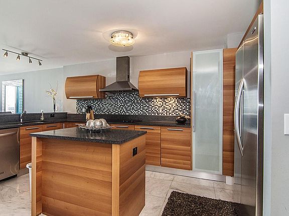 4th image of 2950 NE 188th St APT 536