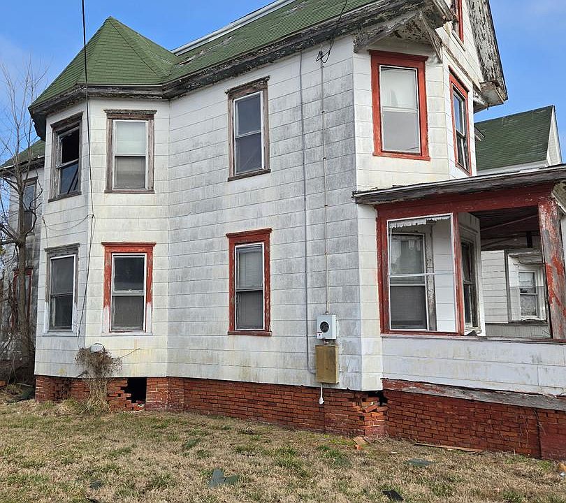 2nd image of 124 Maryland Ave