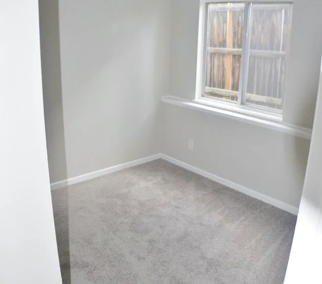 1900 Griffith Pl — Photo 6