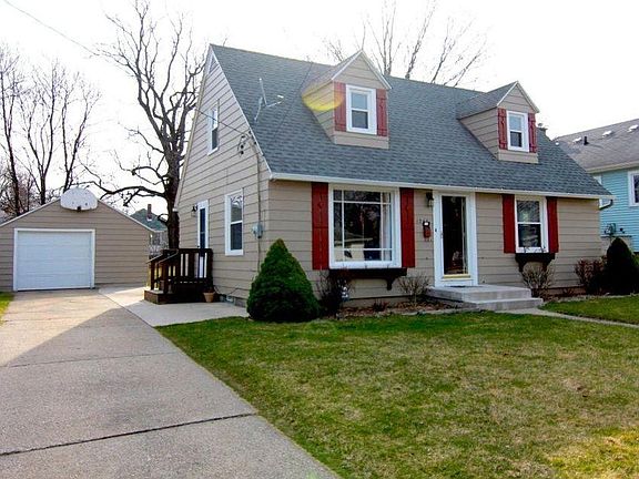 2nd image of 1246 Houseman Ave NE