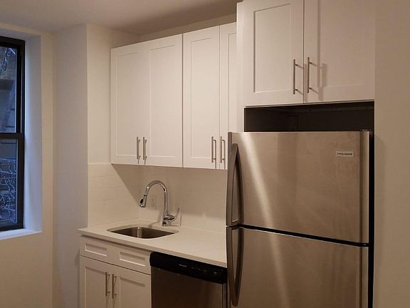 3rd image of 639 Bergen Ave #25