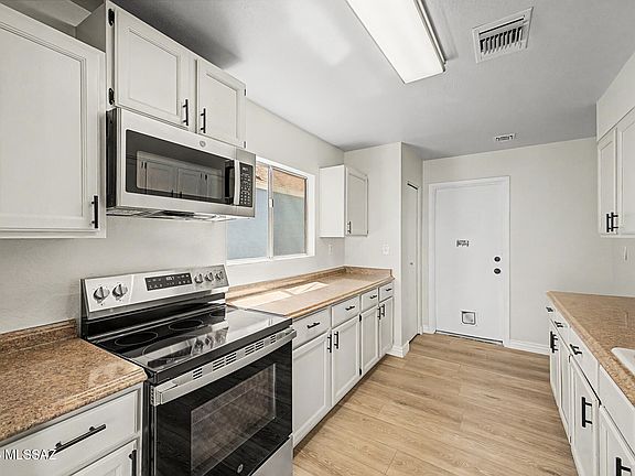 2nd image of 4030 W Norwood St