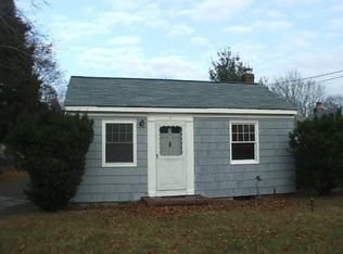 5 Central Ave, East Quogue, NY 11942