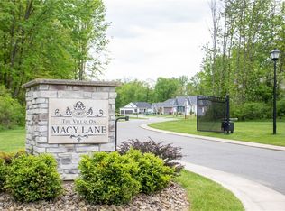 5021 Macy Ln, Canfield, OH 44406