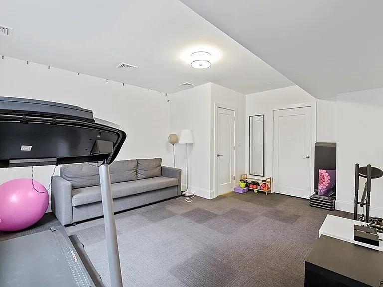 39 Elmwood St #3 — Photo 21