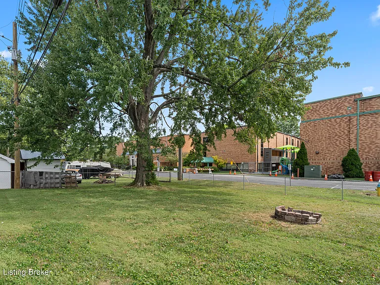 3810 Norbourne Blvd — Photo 41