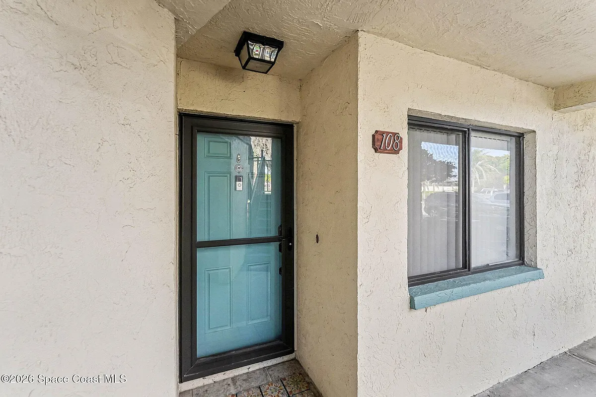 Building Photo - 100 Canebreakers Dr #108