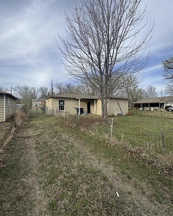 1st image of 601 SE 39th St