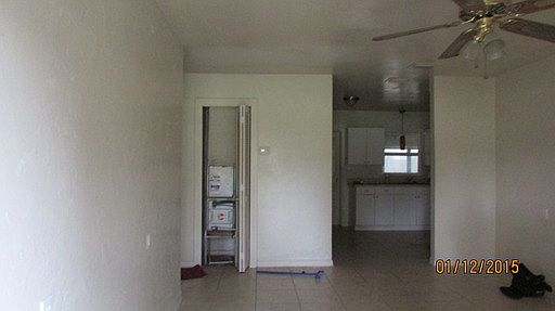 4th image of 102 E 23rd St
