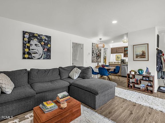 4th image of 2025 Canyons Resort Dr APT G1