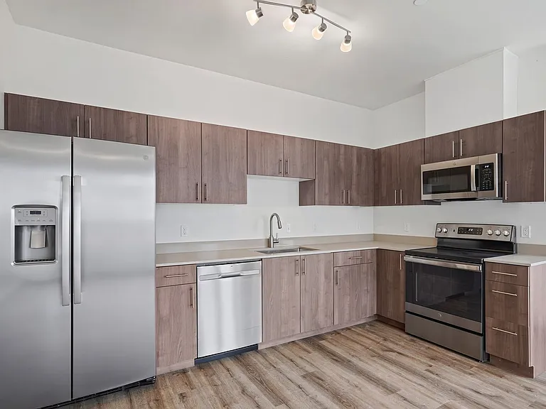 Bradbury Pointe Apartments — Photo 27