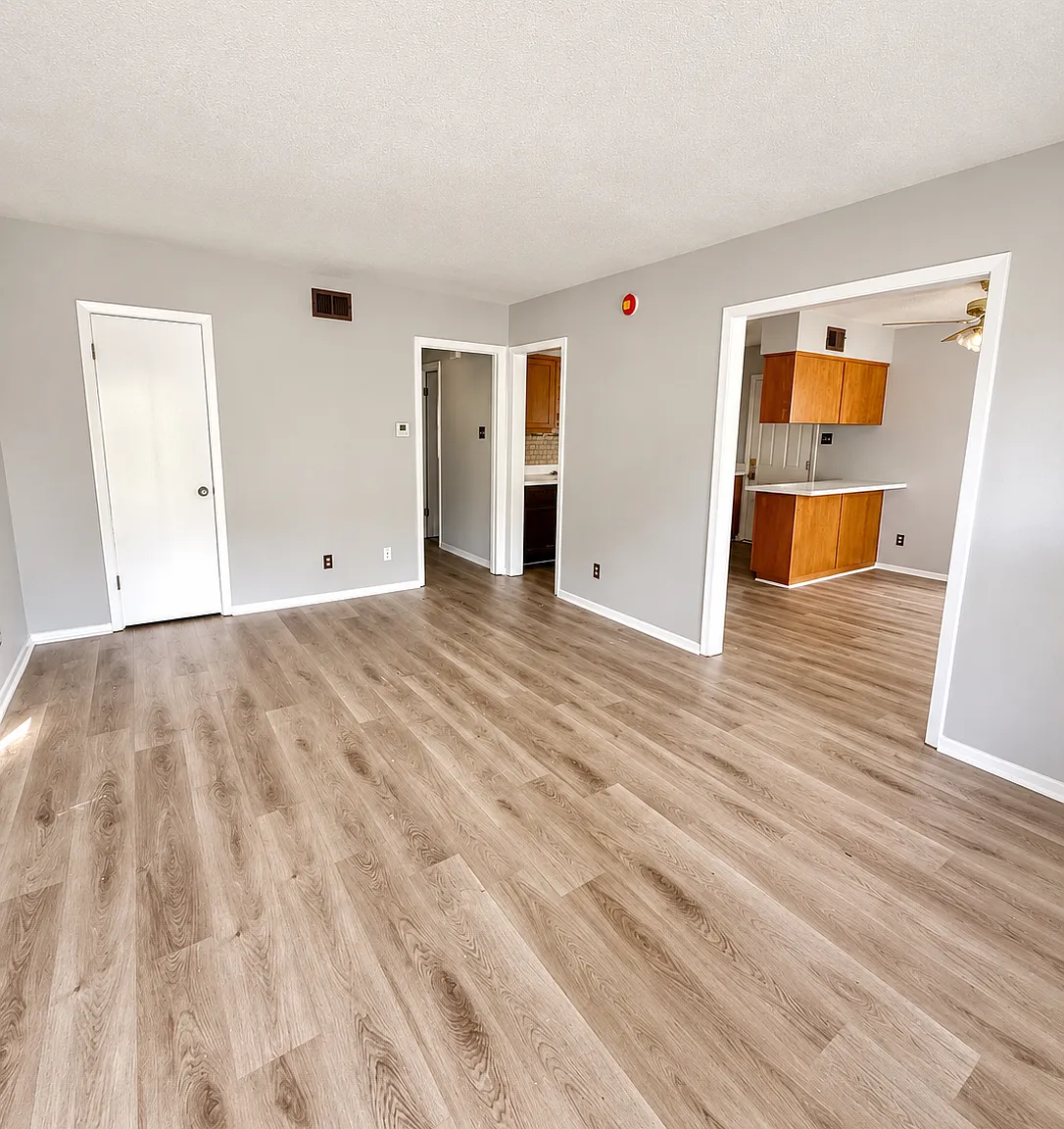 2 bed, 1.5 bath, 1000 sqft, $995 — Photo 2