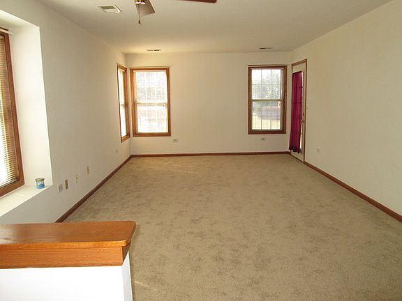 3rd image of 224 Chesterfield Ct Unit A