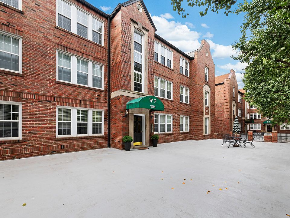 Large front patio with seating.