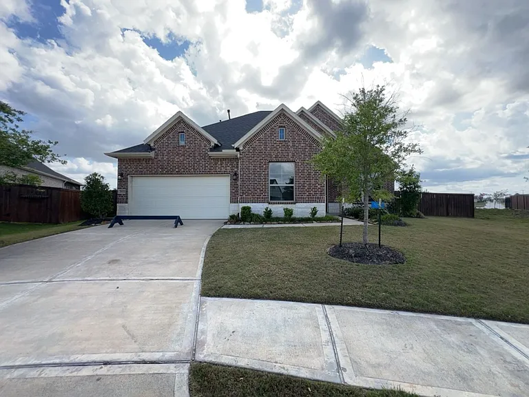 5602 Caracara St — Photo 1