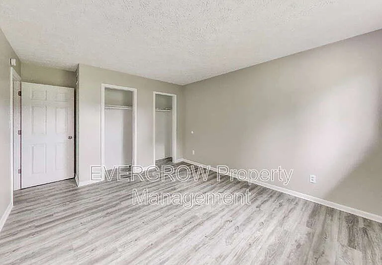 9455 Huggin Hollow Rd — Photo 11