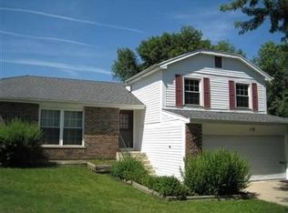 178 Hastings Mill Rd, Streamwood, IL 60107