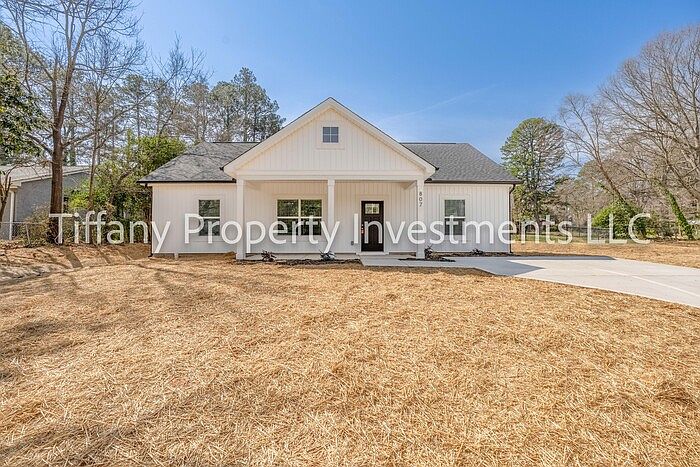 1st image of 807 Saint Michaels Ln