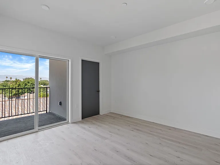 6904 Eton Ave — Photo 18