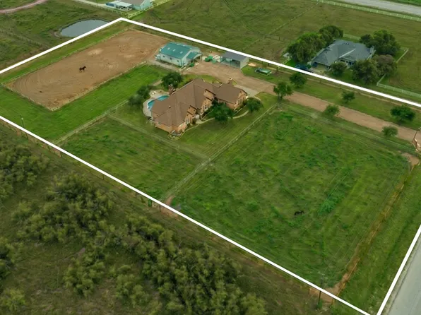 13507 Friendship Rd, Pilot Point, TX 76258