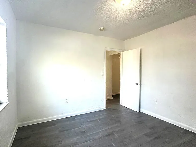 1801 NW 54th St — Photo 11