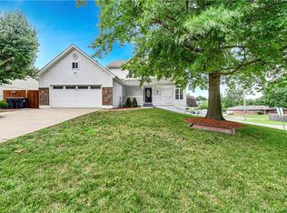2615 NE Springbrook St, Blue Springs, MO 64014