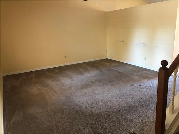 3rd image of 4654 Clayburn Dr