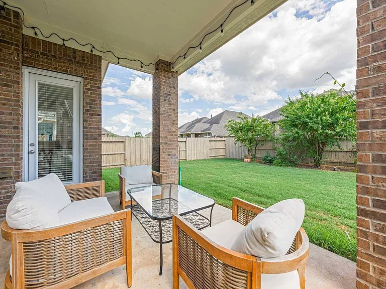 4519 Sterling Heights Ln — Photo 36
