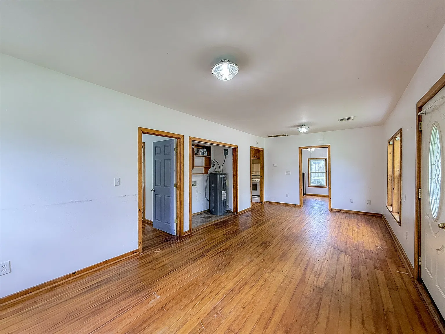 2 bed, 2.0 bath, 915 sqft, $1,100 — Photo 3