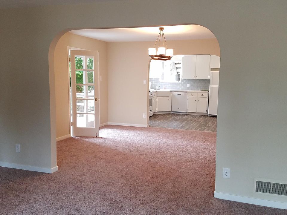 1st image of 78 Oakwood Dr