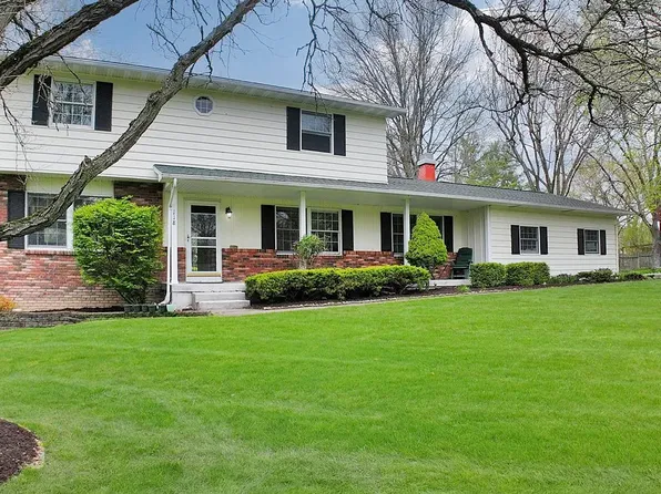 118 Simsbury Dr, Ithaca, NY 14850