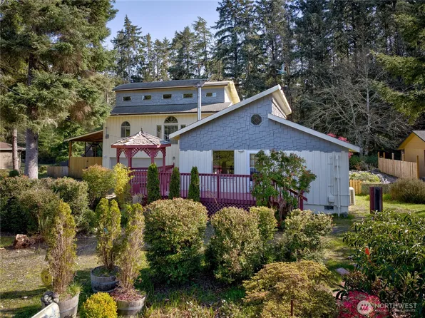 1808 194th St, Long Beach, WA 98631