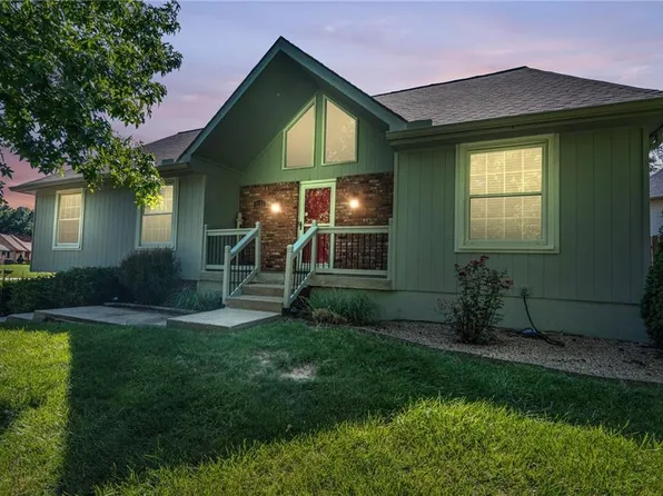 1221 NE 82nd St, Kansas City, MO 64118