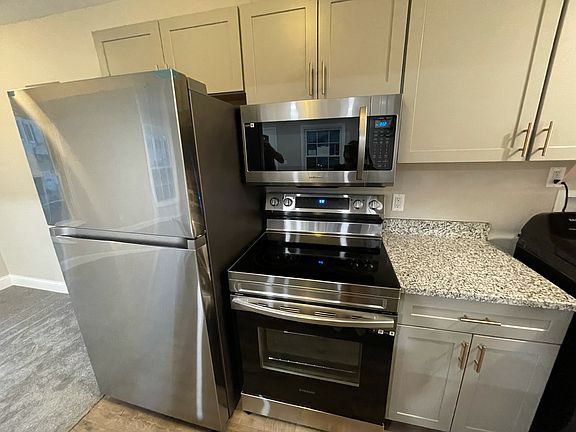 2nd image of 2605 Thornbrier Ct #2605