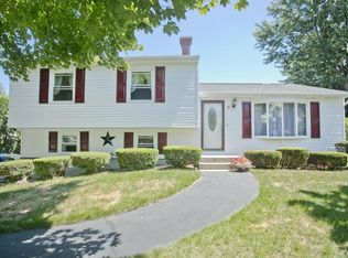 15 E Drumlin Rd, Springfield, MA 01108
